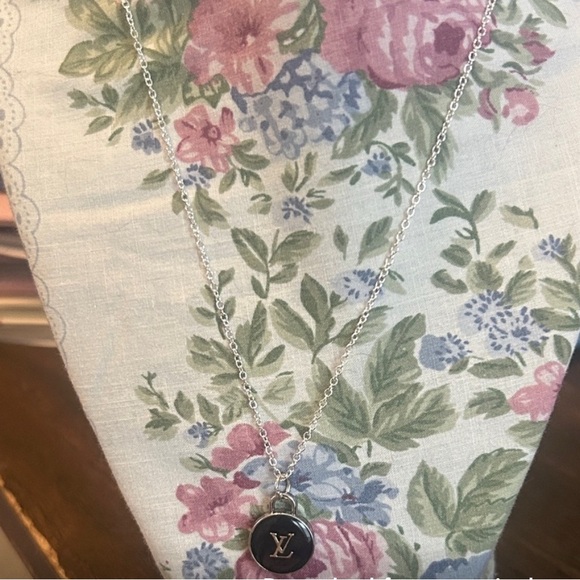 Louis Vinton 🎁Gift ready Silver Necklace with Black Pendant Authentic - Picture 2 of 2